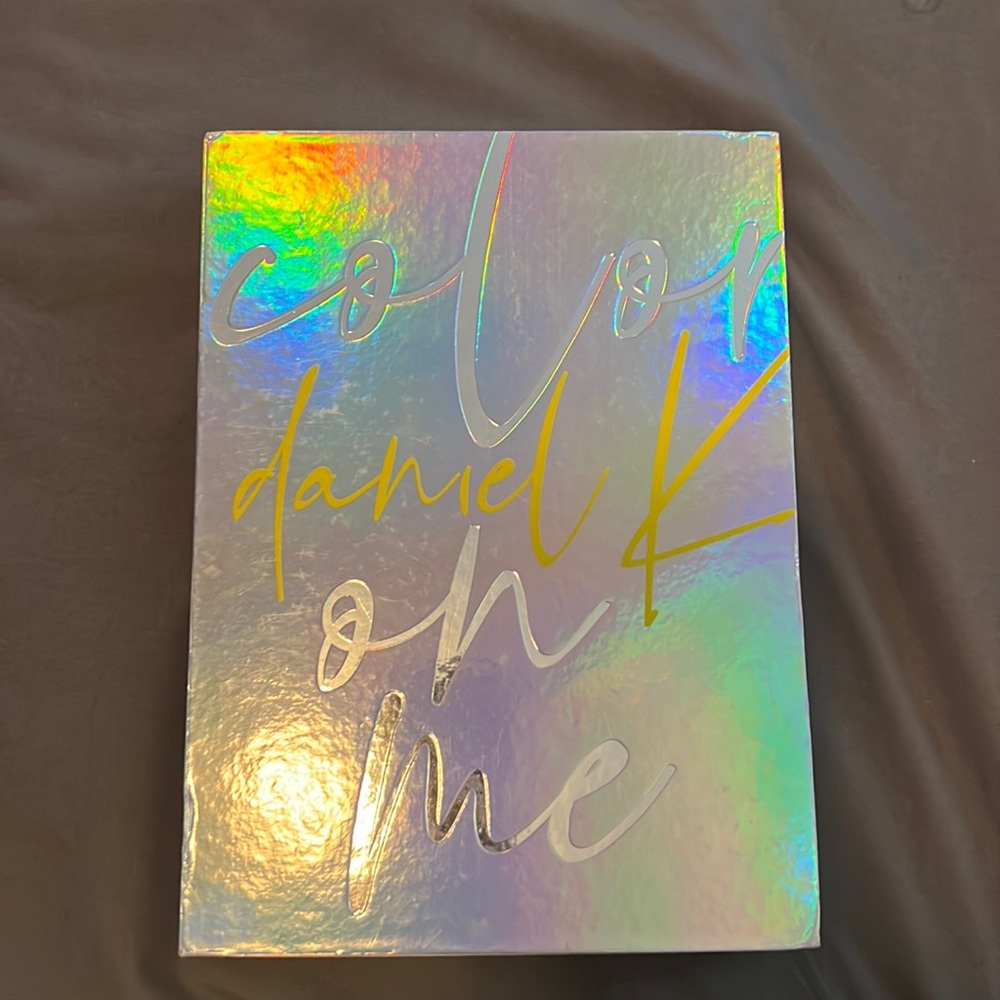 Kang Daniel Color on me album